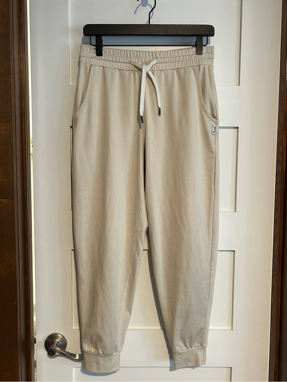 Feat jogger sweat pant Beige / Cream Size Medium